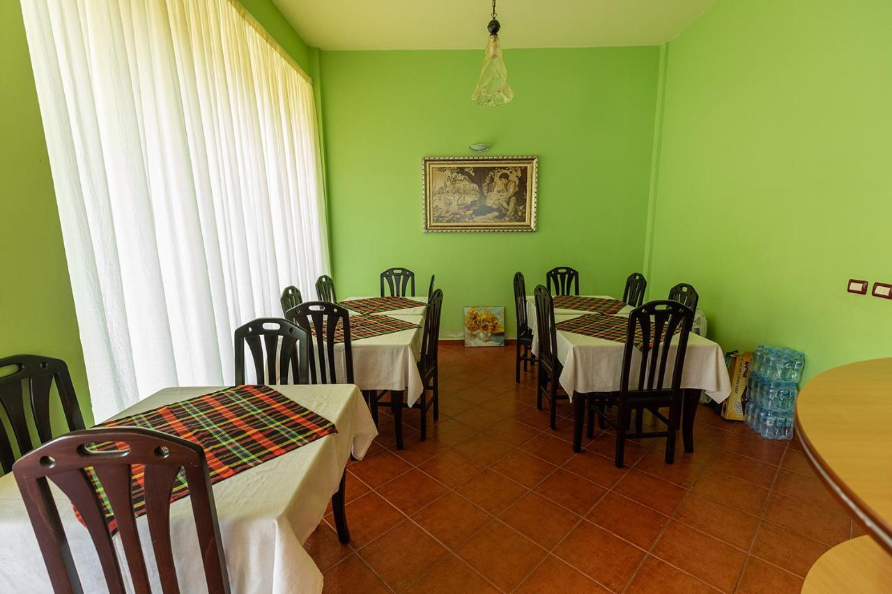 Hotel Dini Radhimë Extérieur photo