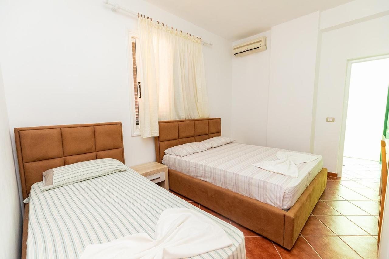 Hotel Dini Radhimë Extérieur photo