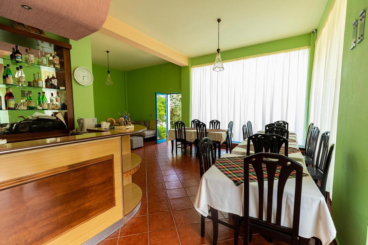 Hotel Dini Radhimë Extérieur photo
