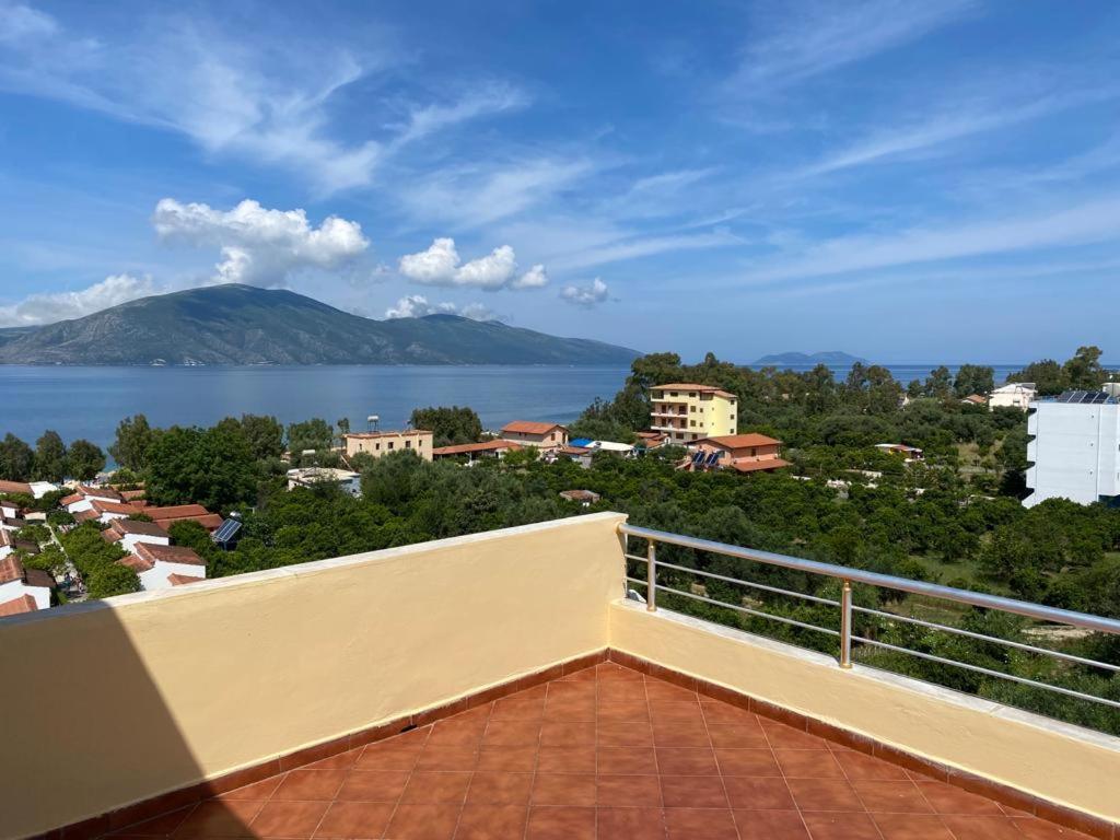 Hotel Dini Radhimë Extérieur photo