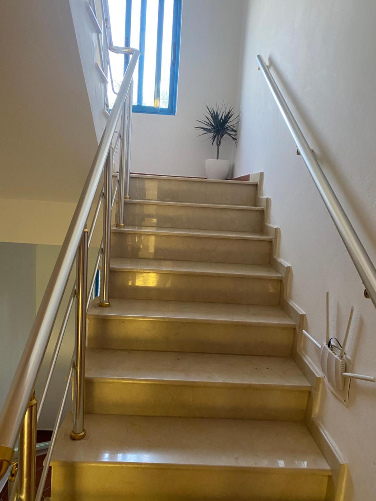 Hotel Dini Radhimë Extérieur photo