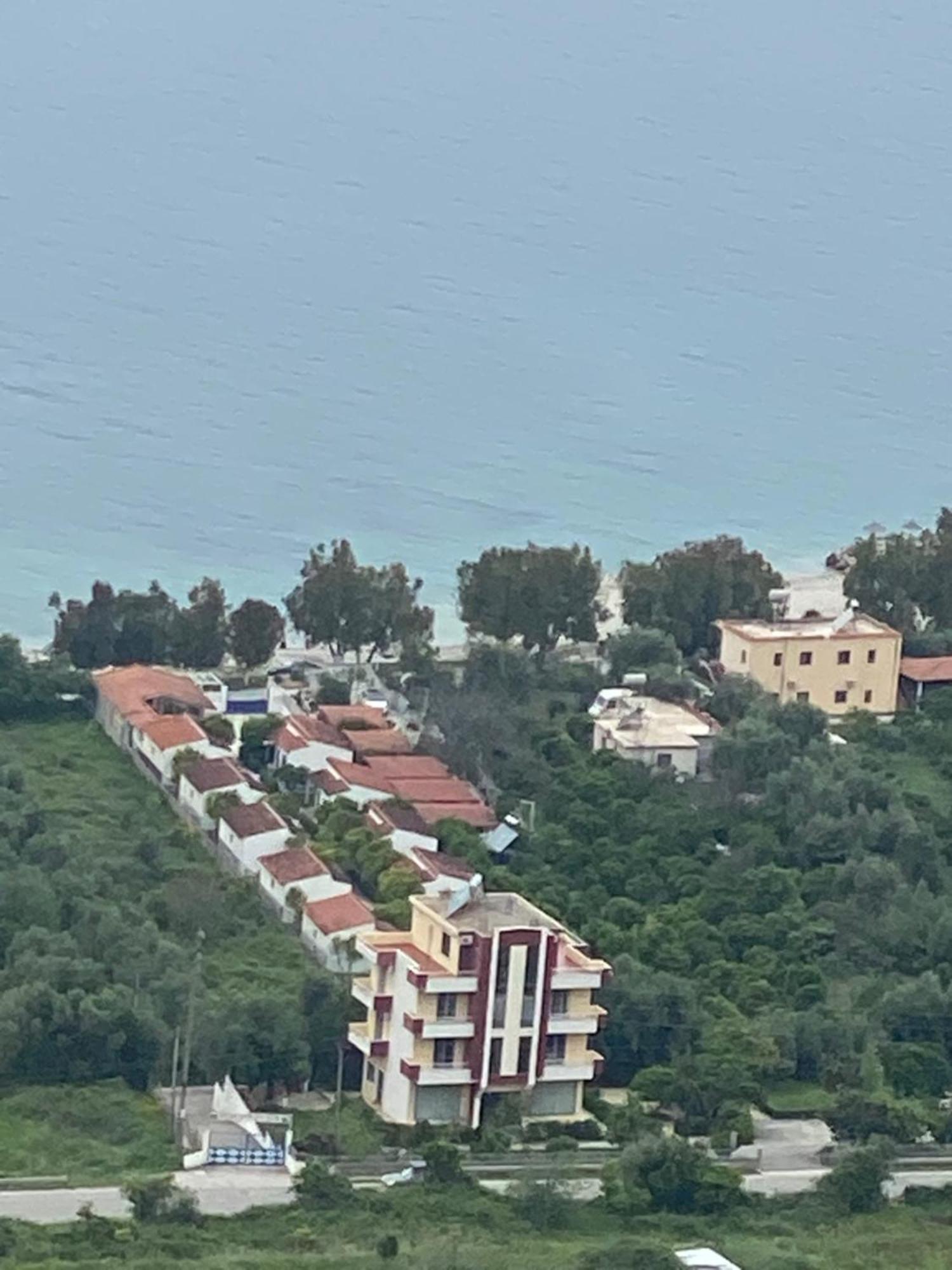 Hotel Dini Radhimë Extérieur photo